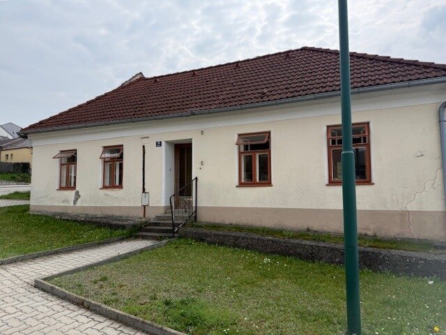 Altruppersdorf: ALTRUPPERSDORF NÄHE POYSDORF 